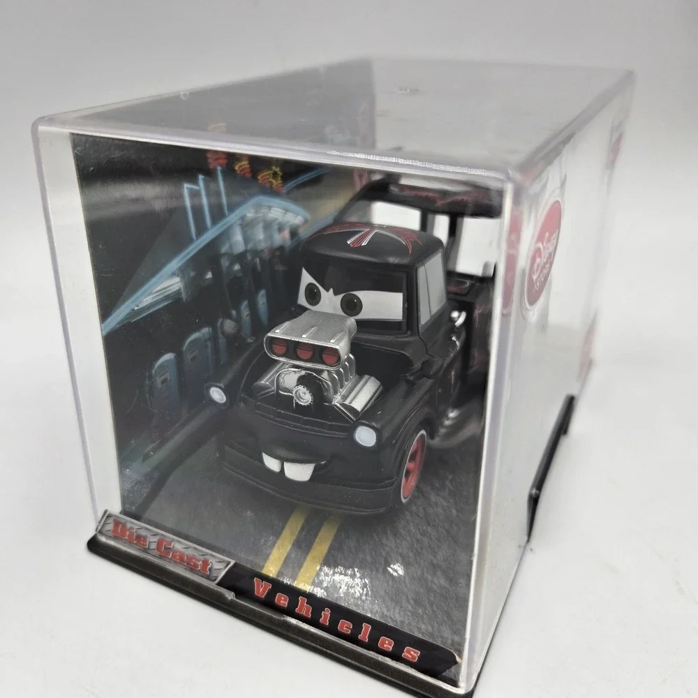 Disney Store Pixar Cars Diecast 1:43 HOT ROD MATER‎ Chase New In Acrylic Case